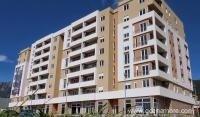 Двустаен и тристаен апартамент в центъра на град Бар, частни квартири в града Bar, Черна Гора